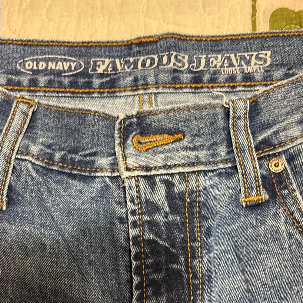 Old Navy Loose Blue Denim Jeans 34x32”
Measurements in pics